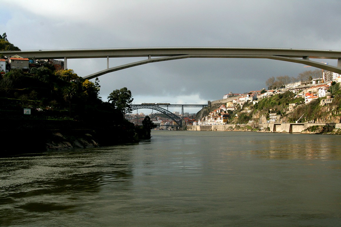 Gaia vai ter nova unidade de atracagem e hotel na zona ribeirinha - Público.pt